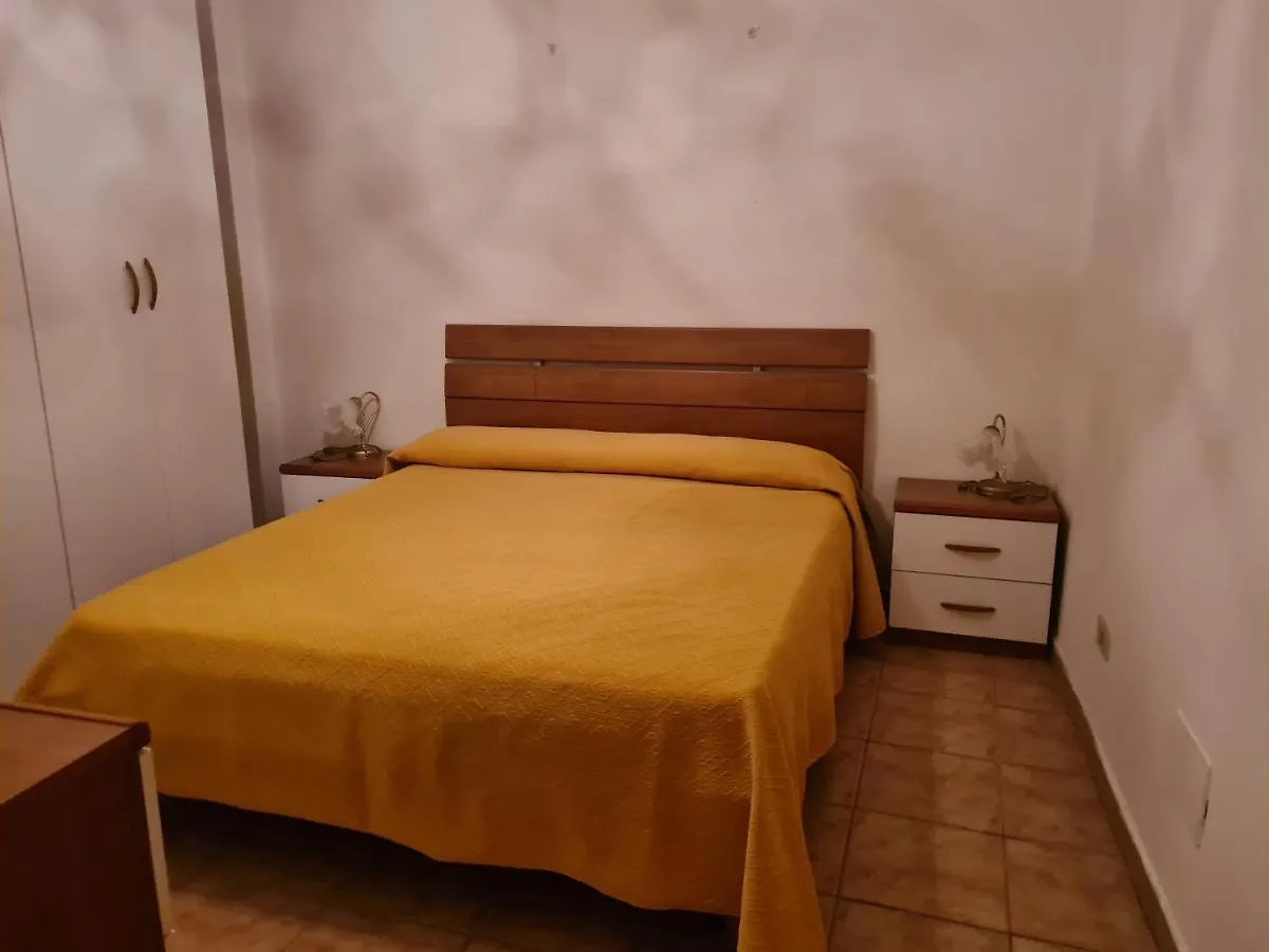 Villa Casa In Centro SantʼAntìoco Ferienhaus